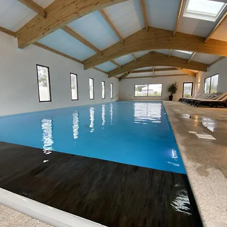 Chalet Pour 5 - Piscine Couverte - St Hilaire La Parée Preneau