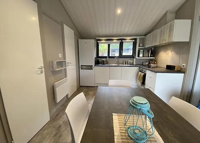 Pour 5 - Piscine Couverte - St Hilaire 木屋